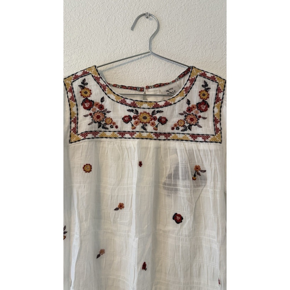 Floral Embroidered White Blouse Lightweight Size Small - Picture 3 of 10